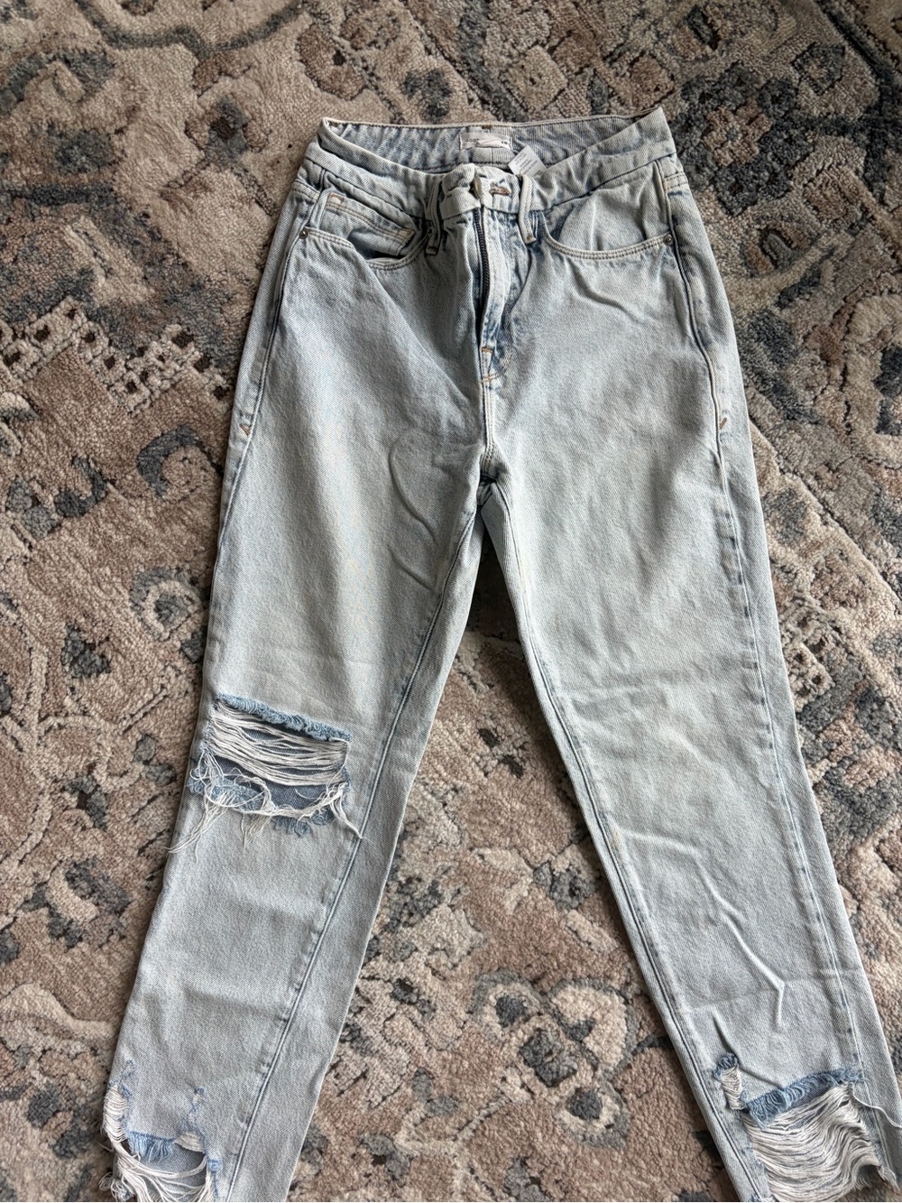 Good American Distressed Straight Leg Jeans Light Wash Raw Hem 00/24